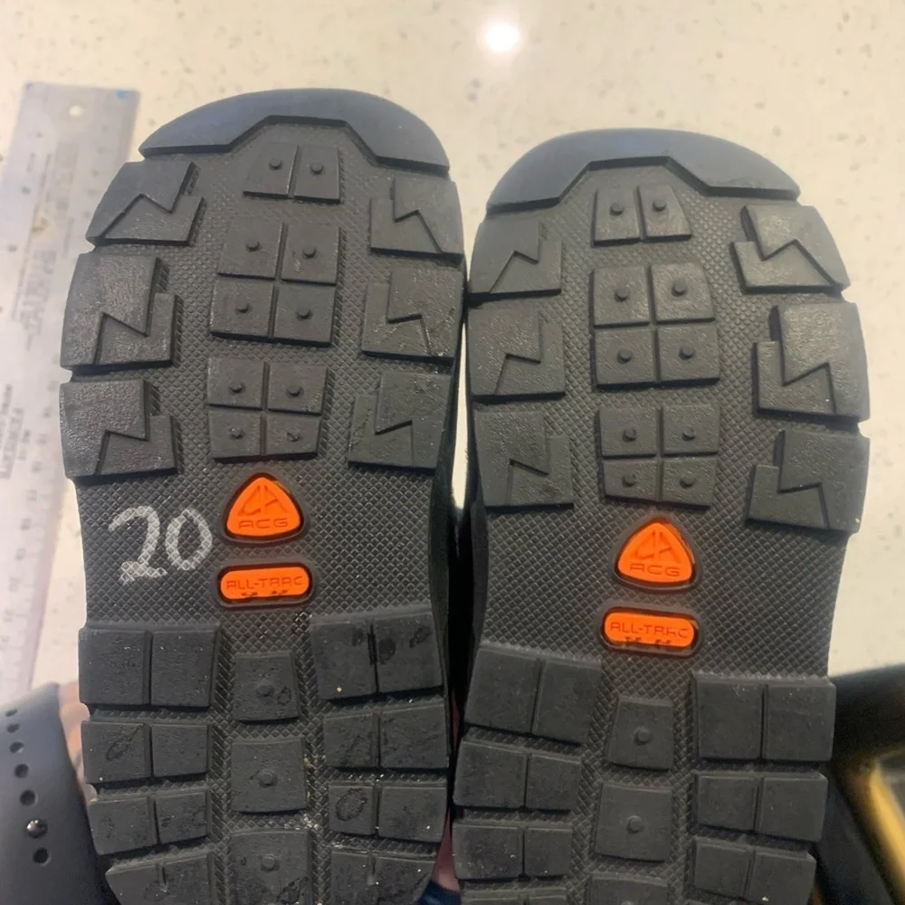 NWOT Toddler Nike ACG Boots Size 5.5c